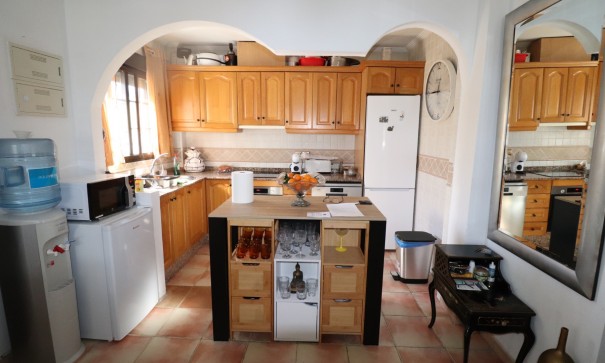 Resale - Freistehende Villa -
Hondón de las Nieves