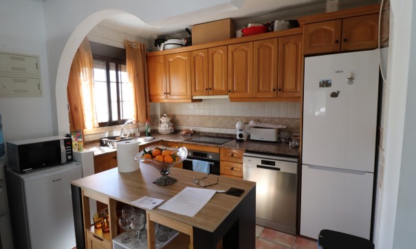 Resale - Freistehende Villa -
Hondón de las Nieves