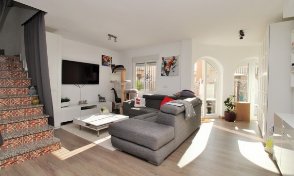 Resale - Stadthaus -
Villamartín