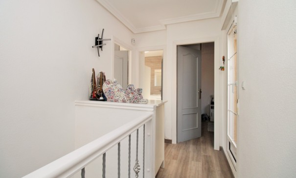 Resale - Stadthaus -
Villamartín