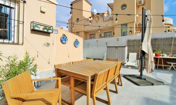 Resale - Stadthaus -
Villamartín