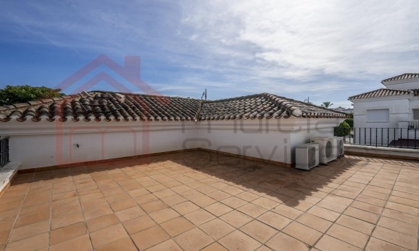 Sprzedaż - Willa wolnostojąca -
La Torre Golf Resort