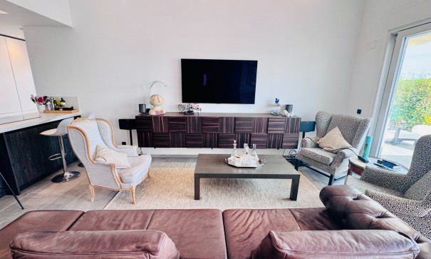 Venta - Chalet Independiente -
Algorfa