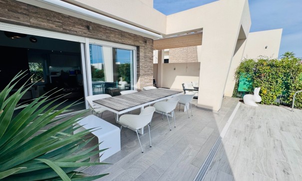 Venta - Chalet Independiente -
Algorfa