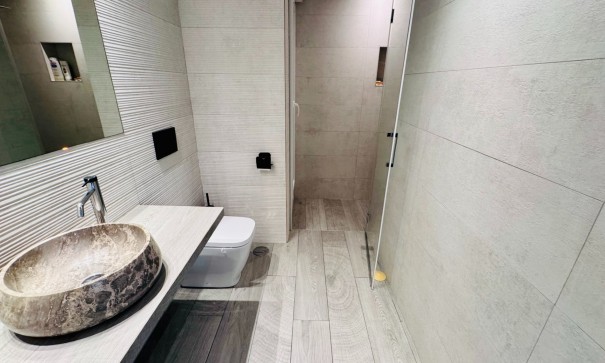 Venta - Chalet Independiente -
Algorfa