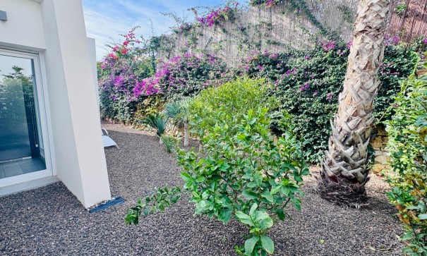 Venta - Chalet Independiente -
Algorfa