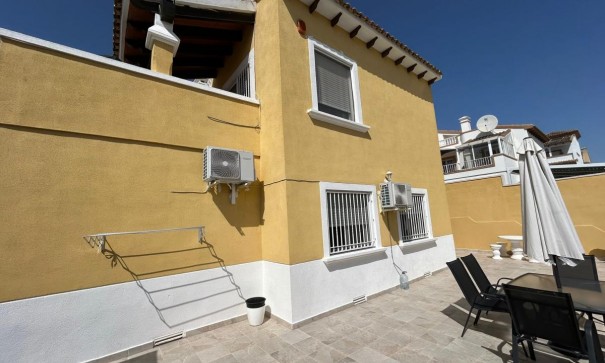 Videresalg - Fritliggende villa -
San Miguel de Salinas