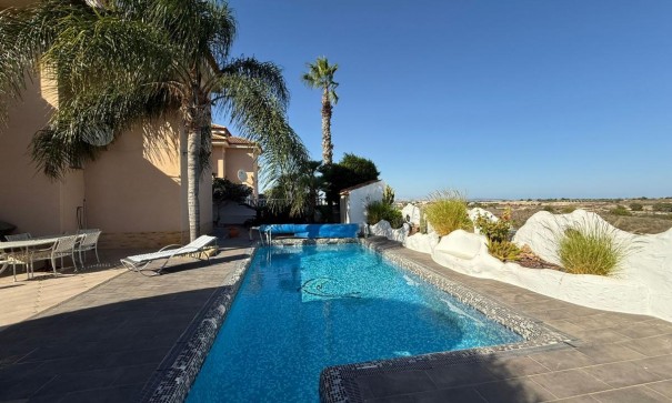 Revente - Villa Individuelle -
San Miguel de Salinas