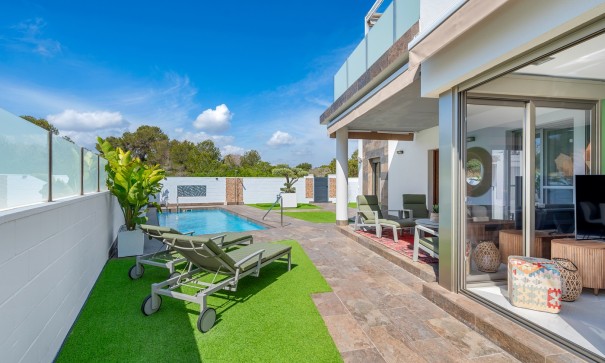 Herverkoop - Vrijstaande Villa -
Orihuela Costa - Pau 8*