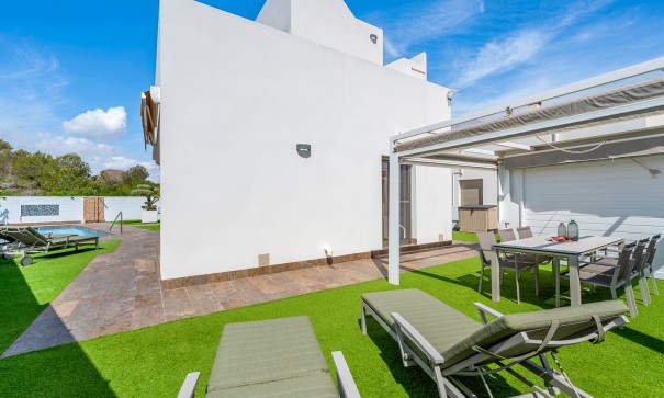 Herverkoop - Vrijstaande Villa -
Orihuela Costa - Pau 8*