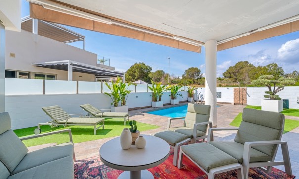 Herverkoop - Vrijstaande Villa -
Orihuela Costa - Pau 8*