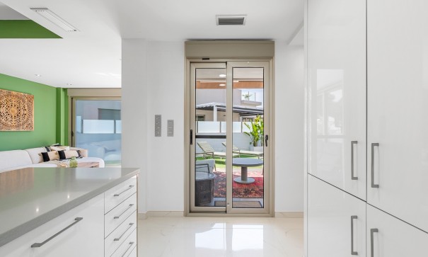 Herverkoop - Vrijstaande Villa -
Orihuela Costa - Pau 8*