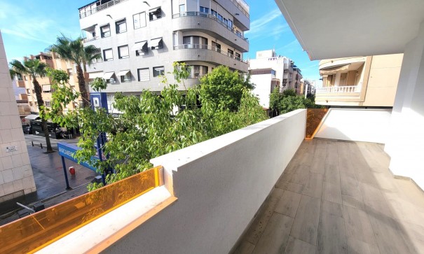 Revente - Appartement -
Torrevieja - Playa del Cura