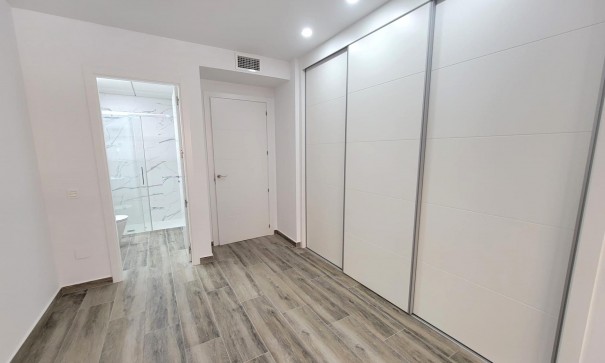 Revente - Appartement -
Torrevieja - Playa del Cura