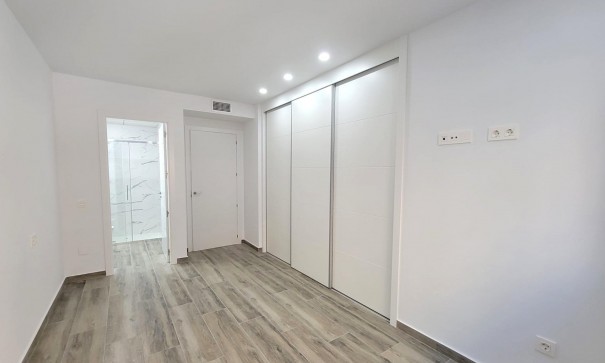 Revente - Appartement -
Torrevieja - Playa del Cura