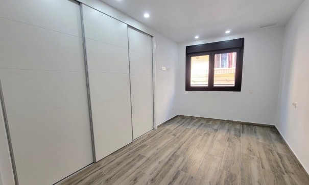 Revente - Appartement -
Torrevieja - Playa del Cura