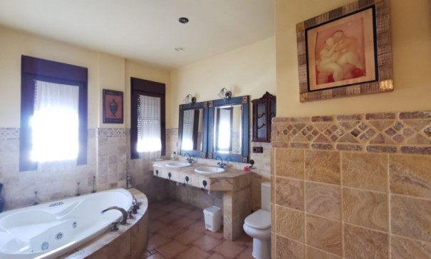 Videresalg - Fritliggende villa -
Orihuela