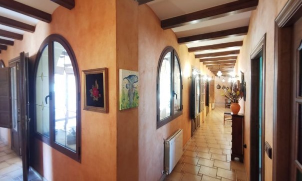 Videresalg - Fritliggende villa -
Orihuela