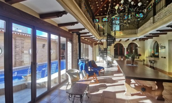 Videresalg - Fritliggende villa -
Orihuela