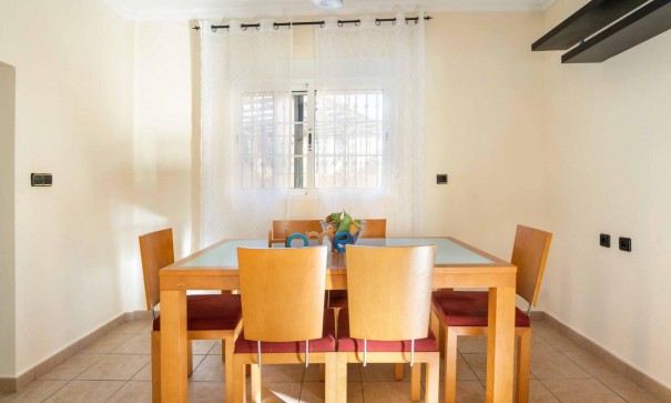 Återförsäljning - Fristående villa -
Orihuela Costa - La Florida