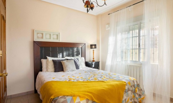 Återförsäljning - Fristående villa -
Orihuela Costa - La Florida