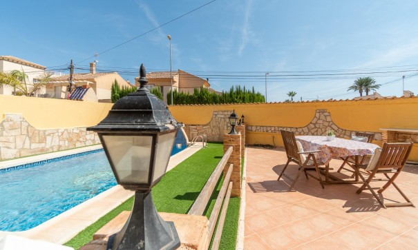 Återförsäljning - Fristående villa -
Orihuela Costa - La Florida