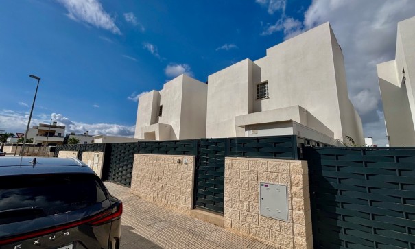 Venta - Chalet Independiente -
Benijofar - Benijofar - Village