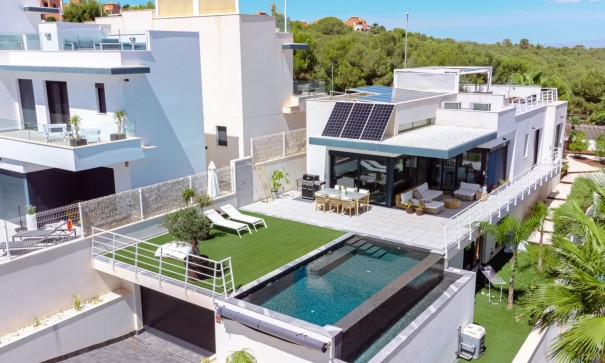 Resale - Freistehende Villa -
San Miguel de Salinas