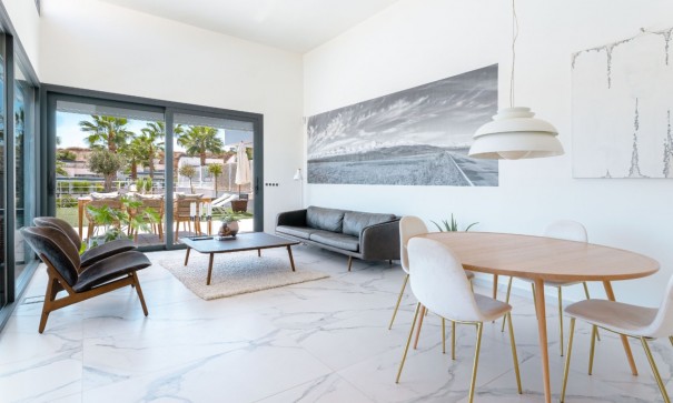 Resale - Freistehende Villa -
San Miguel de Salinas