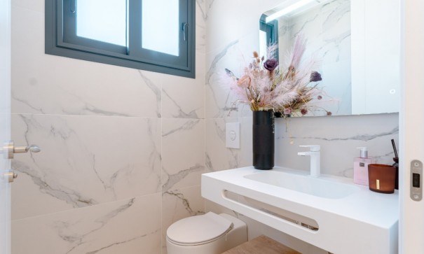 Resale - Freistehende Villa -
San Miguel de Salinas