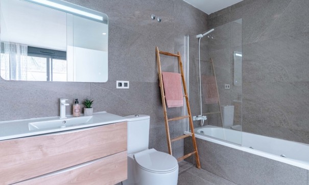 Resale - Freistehende Villa -
San Miguel de Salinas