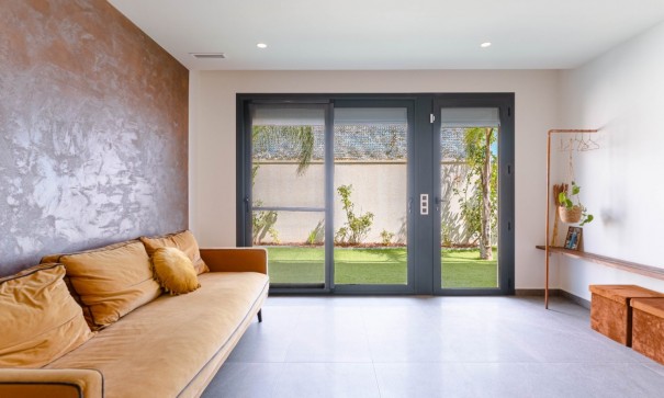 Resale - Freistehende Villa -
San Miguel de Salinas