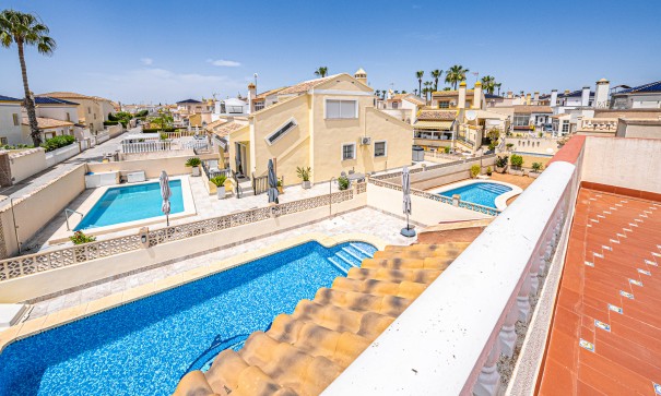 Venta - Chalet Independiente -
Playa Flamenca - Montilla