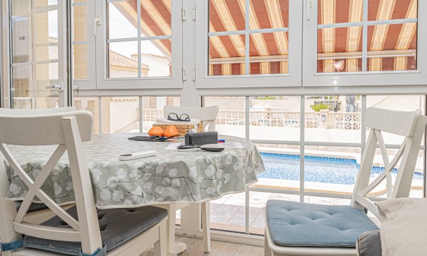 Venta - Chalet Independiente -
Playa Flamenca - Montilla