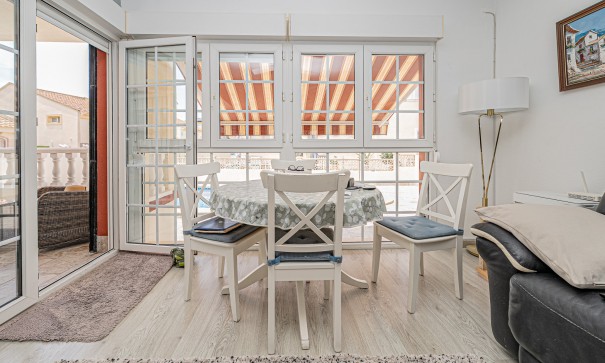 Venta - Chalet Independiente -
Playa Flamenca - Montilla