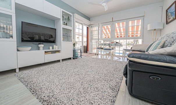 Venta - Chalet Independiente -
Playa Flamenca - Montilla