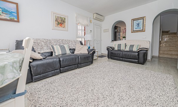 Venta - Chalet Independiente -
Playa Flamenca - Montilla