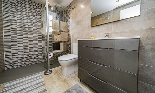 Venta - Chalet Independiente -
Playa Flamenca - Montilla