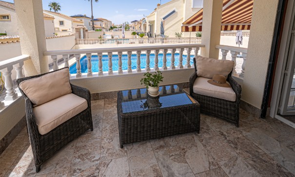 Venta - Chalet Independiente -
Playa Flamenca - Montilla