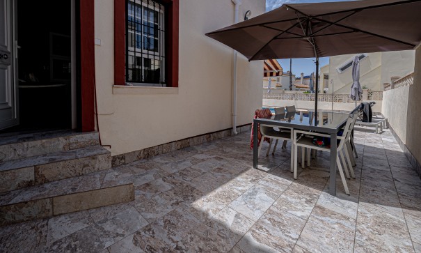 Venta - Chalet Independiente -
Playa Flamenca - Montilla