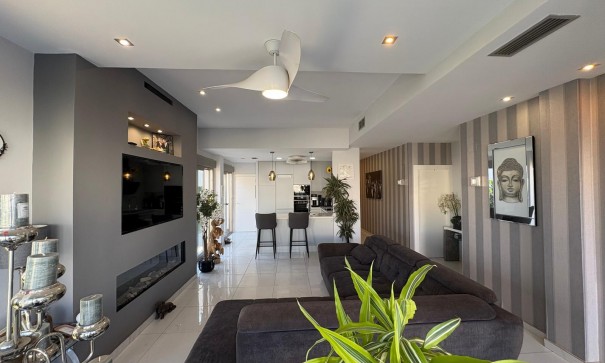 Videresalg - Fritliggende villa -
Orihuela Costa - Villamartín