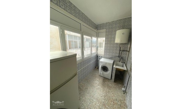 Revente - Appartement -
Pinoso - Pinoso Alicante