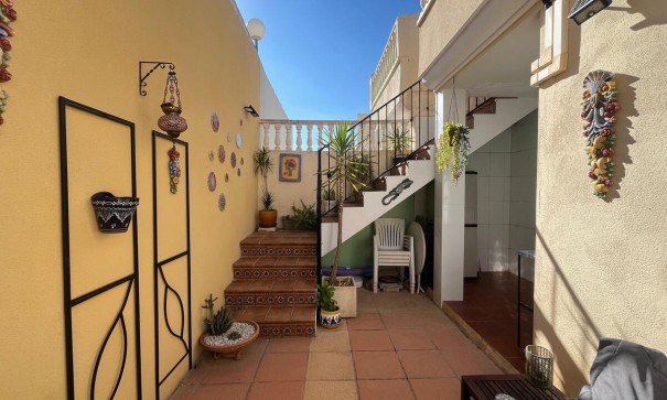 Sale - Town house -
Algorfa