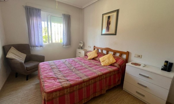 Sale - Town house -
Algorfa