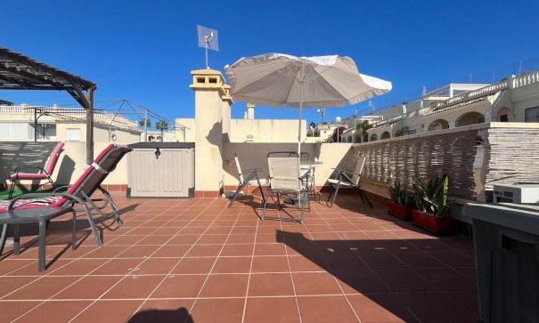 Sale - Town house -
Algorfa