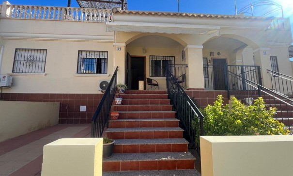 Sale - Town house -
Algorfa