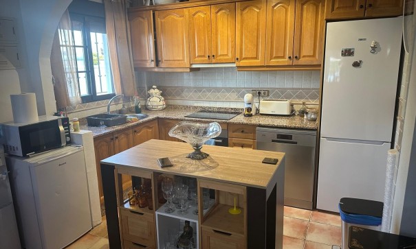 Resale - Freistehende Villa -
Hondón de las Nieves - Urbaniz La Montañosa