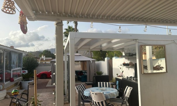 Resale - Freistehende Villa -
Hondón de las Nieves - Urbaniz La Montañosa