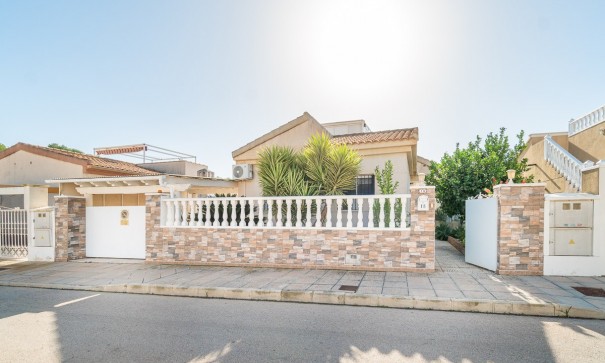 Sale - Town house -
Pilar de la Horadada - Pinar de Campoverde