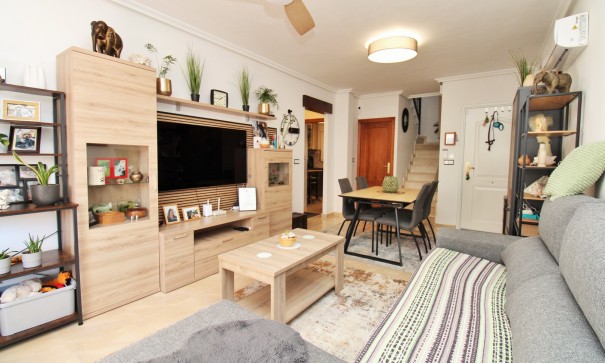 Venta - Casa de pueblo -
San Miguel de Salinas